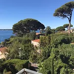 Villa Cannes Directly On The Sea